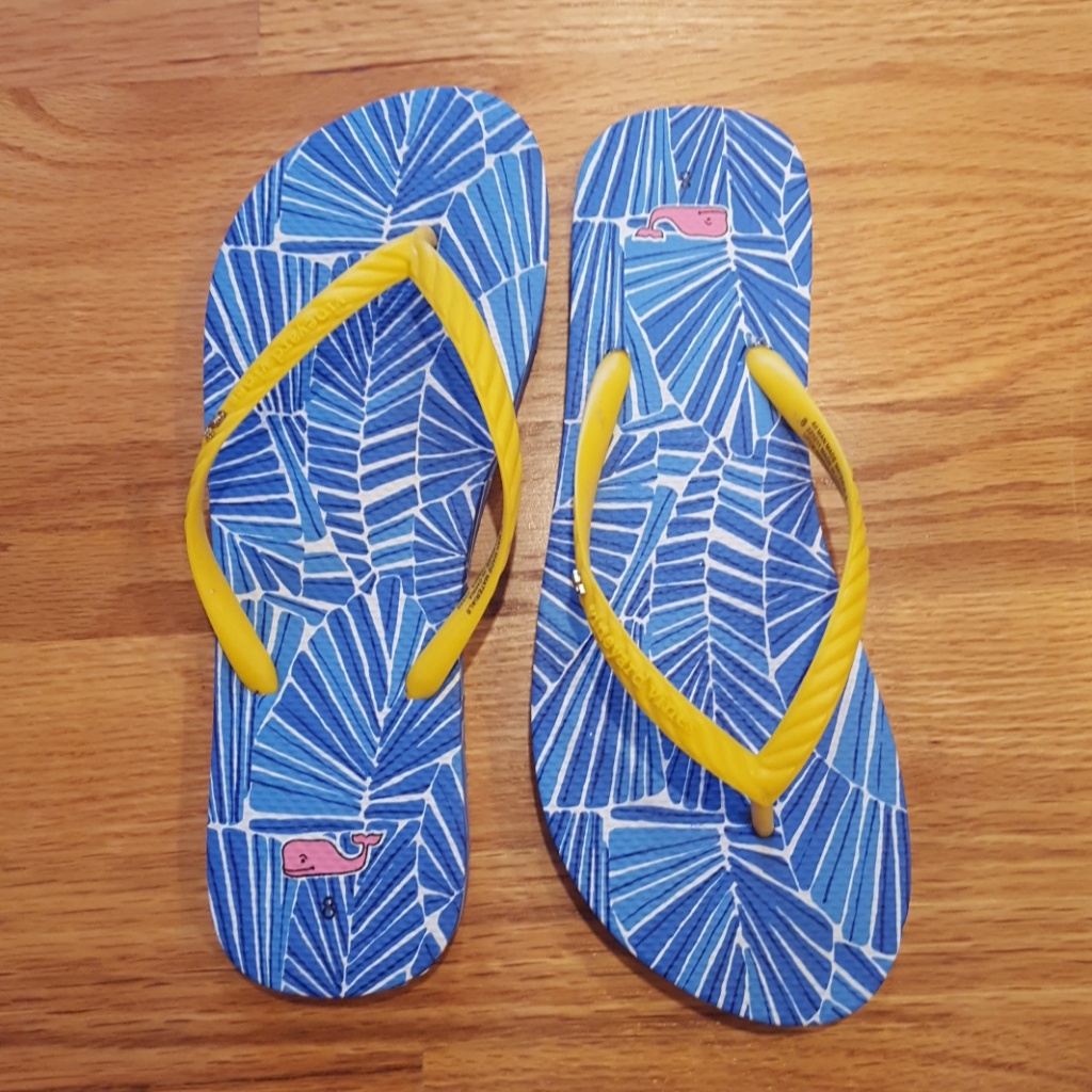 Vineyard Vines Flip Flops